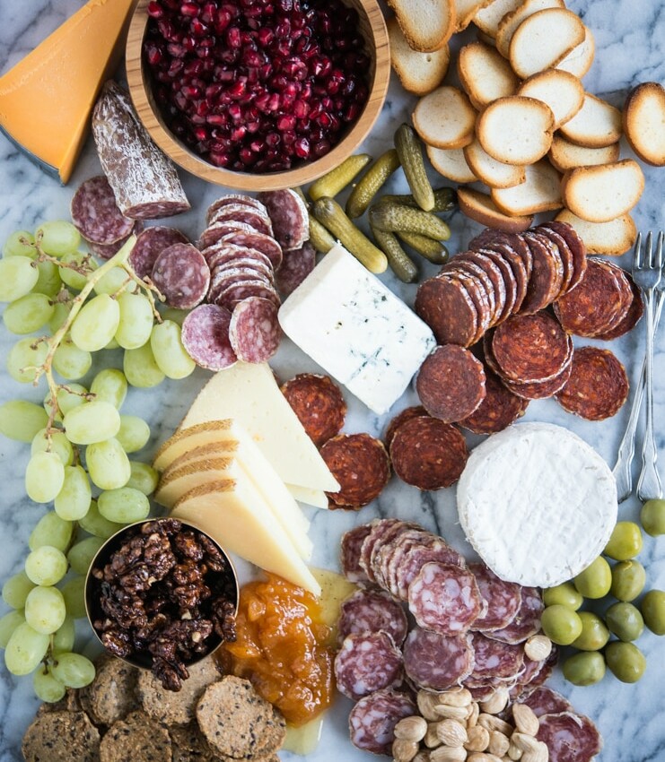 how to make the perfect charcuterie board