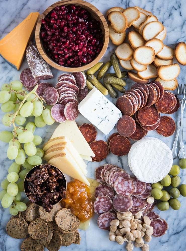 How to Make a Charcuterie Board: Templates, Wood Selection, Finish