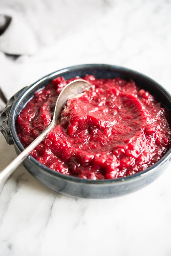 easy homemade paleo cranberry sauce