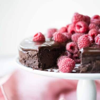 healthy valentines day roundup flourless chocolate cake