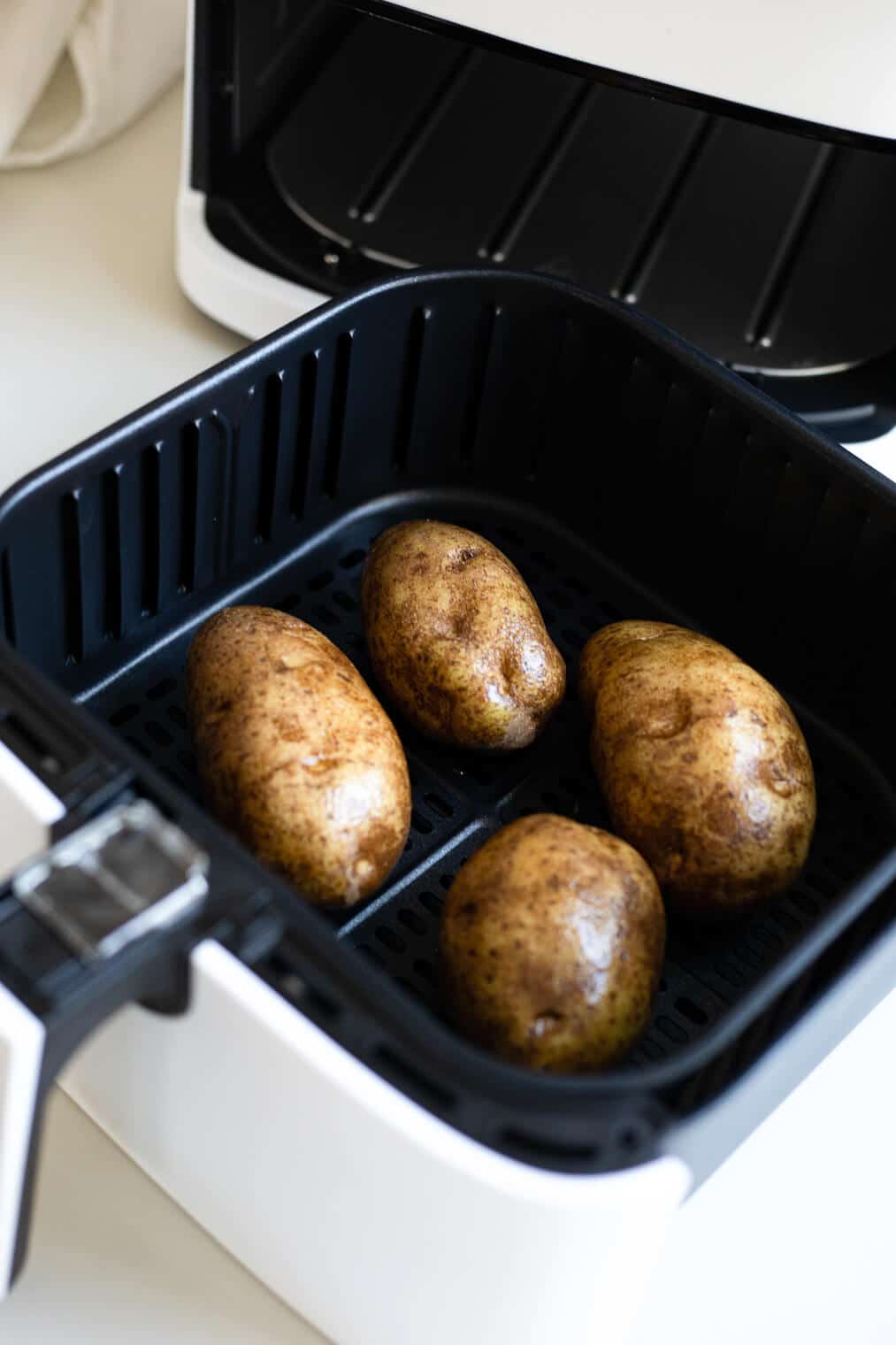 4 potatoes in an air fryer