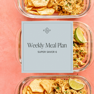 A Super Saver Meal plan graphic with a photo of three servings of smoky chicken salad in glass meal prep containers.